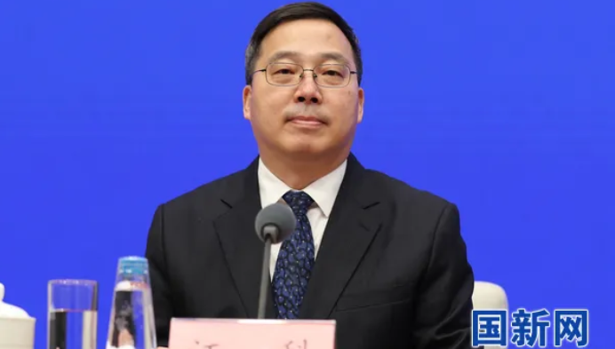 民法典明確多數(shù)業(yè)主同意即可，住建部：推動老舊小區(qū)加裝電梯，探索“物業(yè)+養(yǎng)老”新模式(圖1)