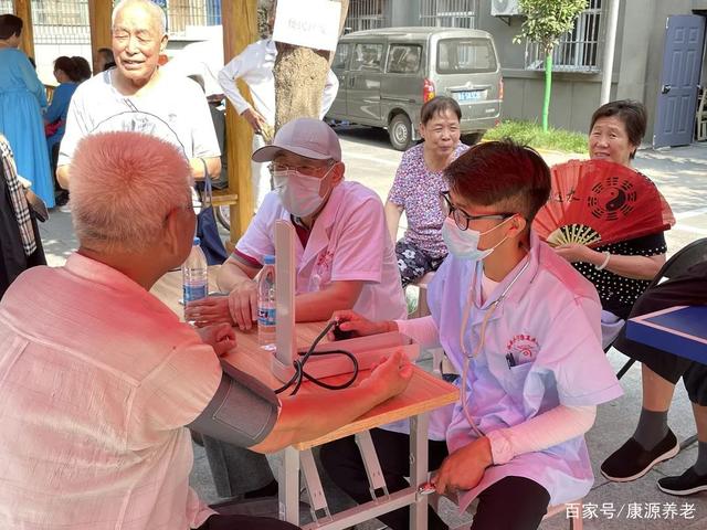為民服務(wù)養(yǎng)老早市走進(jìn)土門街道漢城東路社區(qū)(圖7) 為民服務(wù)養(yǎng)老早市走進(jìn)土門街道漢城東路社區(qū)(圖7)